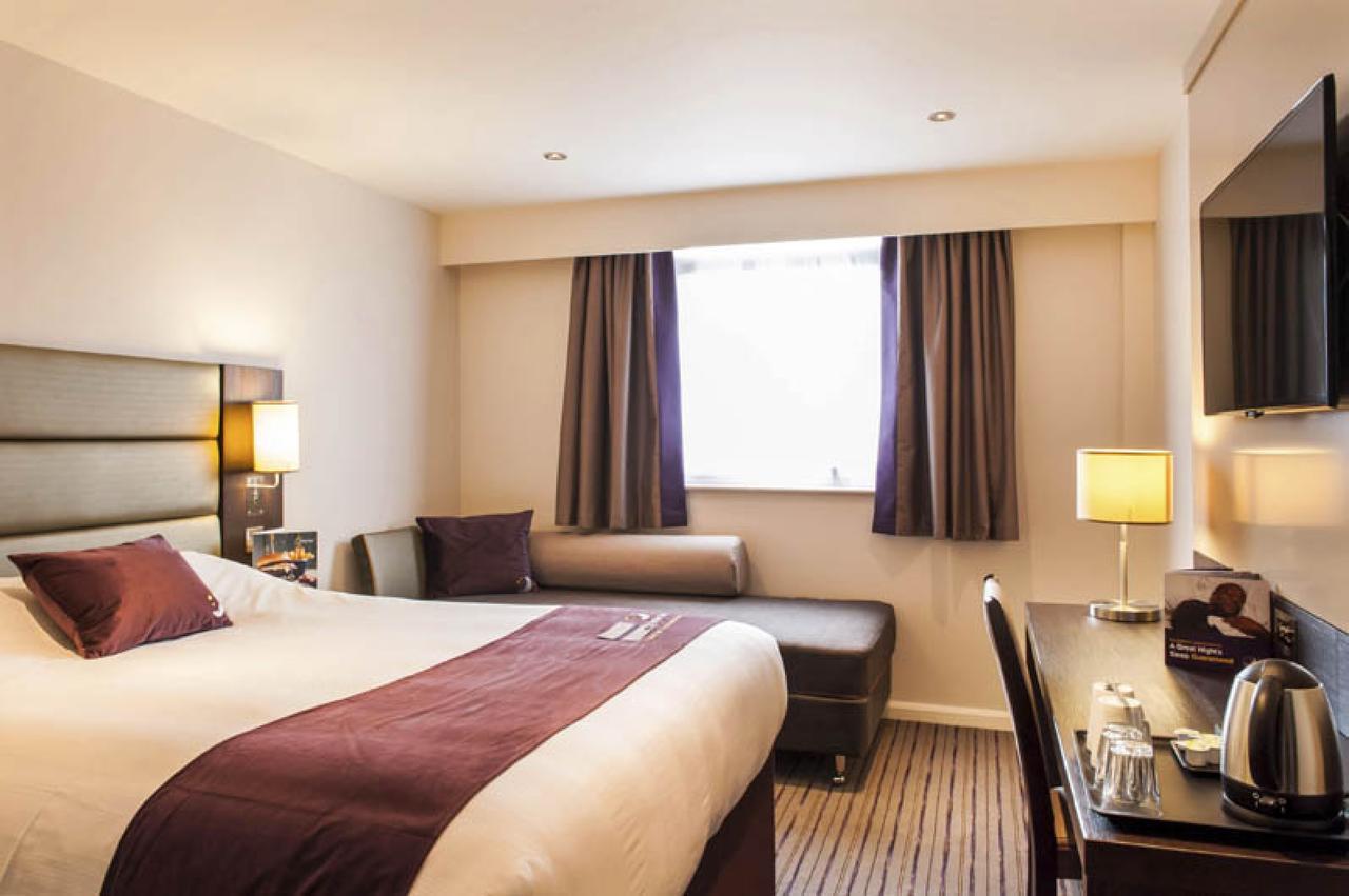 Premier Inn London Holborn Екстер'єр фото