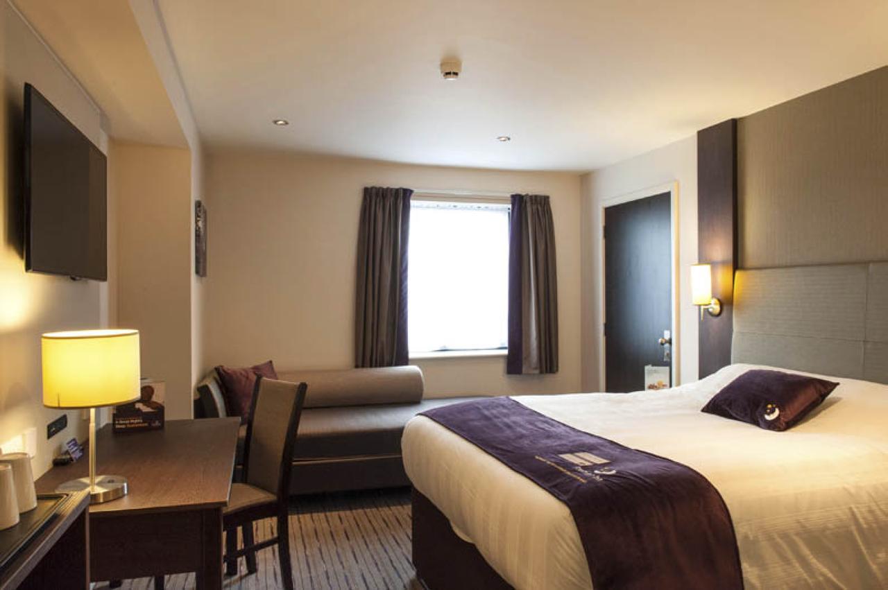 Premier Inn London Holborn Екстер'єр фото
