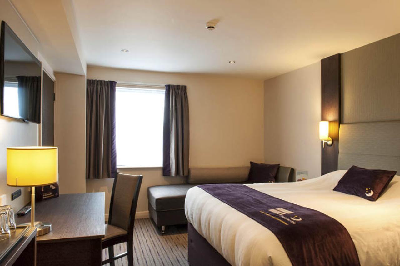 Premier Inn London Holborn Екстер'єр фото